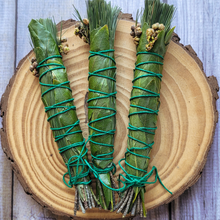 Load image into Gallery viewer, Pine needle and bay leaf smoke cleansing sticks