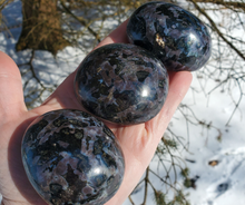 Load image into Gallery viewer, Indigo Gabbro Palm Stones
