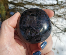 Load image into Gallery viewer, Indigo Gabbro Palm Stones