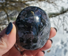 Load image into Gallery viewer, Indigo Gabbro Palm Stones