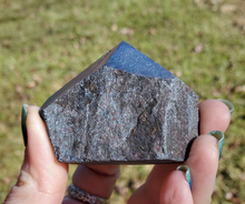 Load image into Gallery viewer, Hematite Top Polished Point