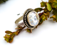 Load image into Gallery viewer, Size 10 Swarovski Crystal sterling silver ring
