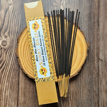 Load image into Gallery viewer, Hand dipped incense sticks 
