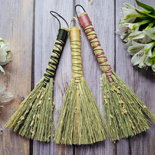 Load image into Gallery viewer, Mini hawktail whisk broom
