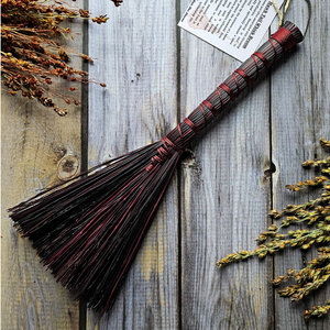 Mini Hawk Tail Whisk Broom in Red and Black