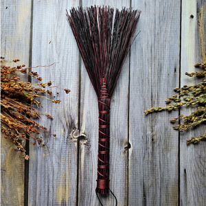 Mini Hawk Tail Whisk Broom in Red and Black