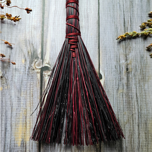 Mini Hawk Tail Whisk Broom in Red and Black