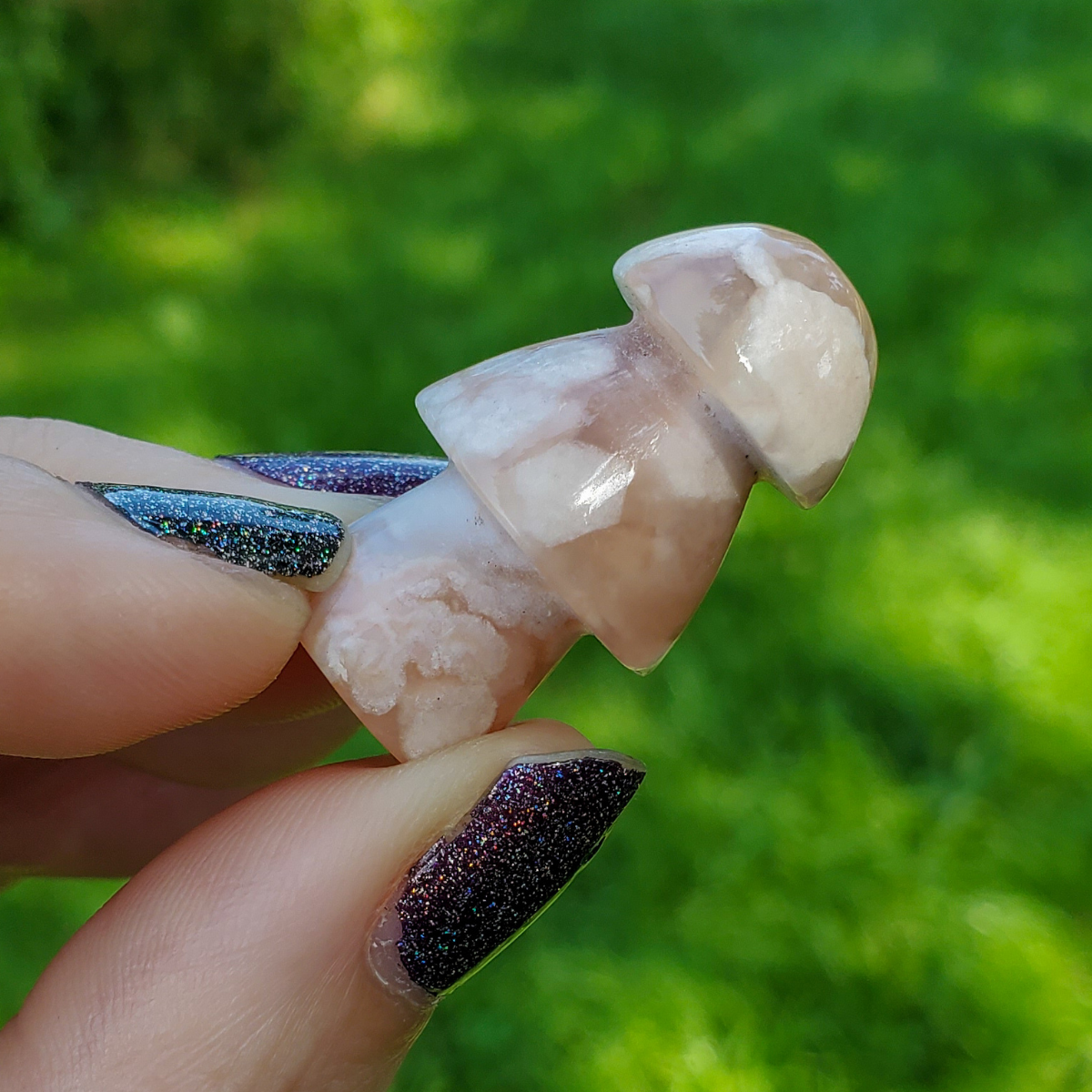 Carved flower agate mushroom