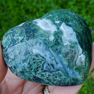 Moss agate carved gemstone heart