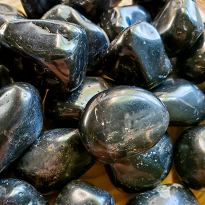 Black onyx tumbled gemstones 
