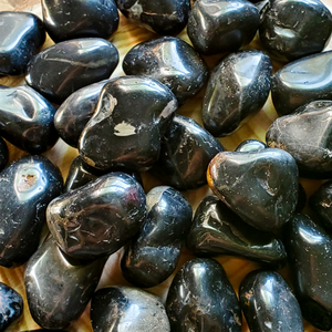 Black onyx tumbled gemstones 