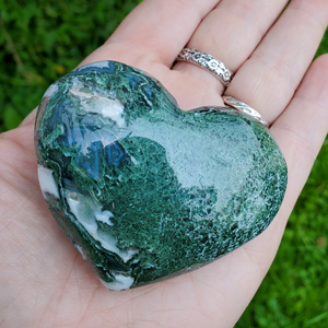 Moss Agate gemstone heart