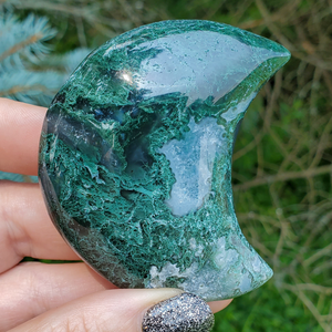 Moss agate carved gemstone moon 
