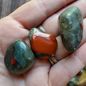 Tumbled bloodstone crystals