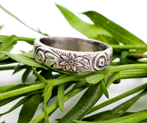 Sterling Silver floral pattern ring