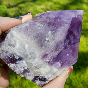 Large amethyst top polished point