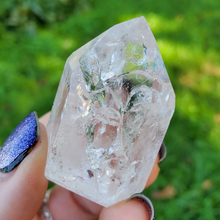 Load image into Gallery viewer, Cracked clear quartz point
