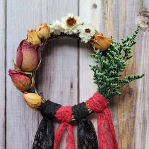 Door bell wreath with dried flowers 
