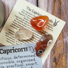 Load image into Gallery viewer, Capricorn Gift Set - Candle and Crystals for Zodiac Sign Capricorn

