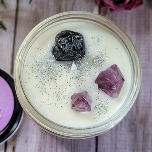 Witchy soy wax candle with amethyst crystals