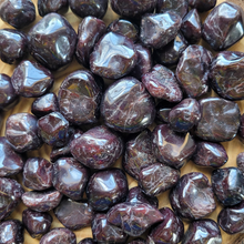 Load image into Gallery viewer, Garnet Tumbled Gemstones 
