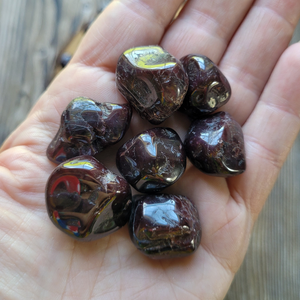 Garnet Tumbled crystals 