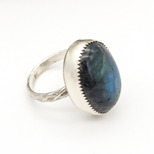 Load image into Gallery viewer, Sterling silver and Labradorite Ring 
