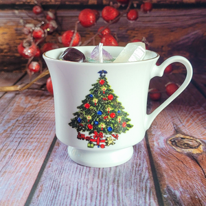 Vintage Holiday Tea Cup Candle (Cozy Cabin)