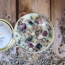 Load image into Gallery viewer, Lavender vanilla soy wax candle with crystals
