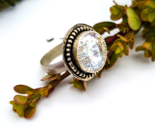 Load image into Gallery viewer, Size 10 Swarovski Crystal sterling silver ring
